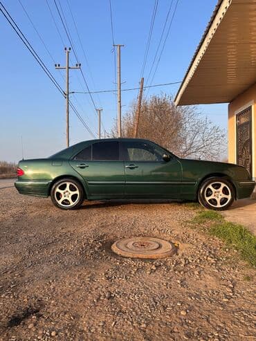 Mercedes-Benz E‑Class W210 sedan - Kuzov: yaşıl rəng, 4 qapı, klassik lalafo.az -da Mercedes-Benz E‑Class W210 sedan - Kuzov: yaşıl rəng, 4 qapı, klassik