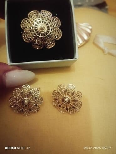 Dəstə daxildir: Üzük, Gümüş lalafo.az -da Dəstə daxildir: Üzük, Gümüş