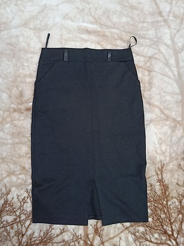 Qadın üçün qara qələm ətək - Klassik düz kəsim, dizə qədər uzunluq - lalafo.az -da Qadın üçün qara qələm ətək - Klassik düz kəsim, dizə qədər uzunluq -