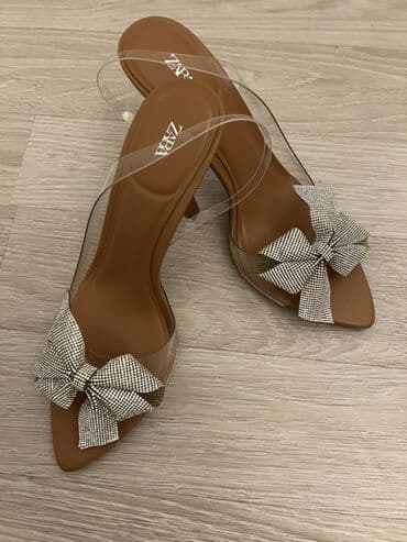 ZARA qadın ayaqqabısı – mika detallı, bantlı mule Əslində onlar lalafo.az -da ZARA qadın ayaqqabısı – mika detallı, bantlı mule Əslində onlar