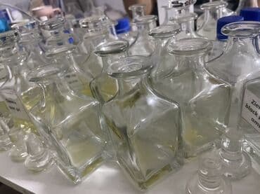 Şüşə ətir/qablaşdırma butulkaları dəsti - Material: qalın, şəffaf lalafo.az -da Şüşə ətir/qablaşdırma butulkaları dəsti - Material: qalın, şəffaf