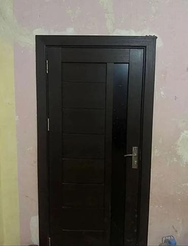 Daxili qapı – tünd qəhvəyi rəngdə, müasir minimalist dizayn. - at lalafo.az Daxili qapı – tünd qəhvəyi rəngdə, müasir minimalist dizayn. -