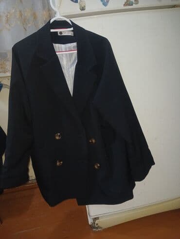 Qadın üçün qara rəngli ikiqat düyməli blazer geyim - Klassik dizayn lalafo.az -da Qadın üçün qara rəngli ikiqat düyməli blazer geyim - Klassik dizayn