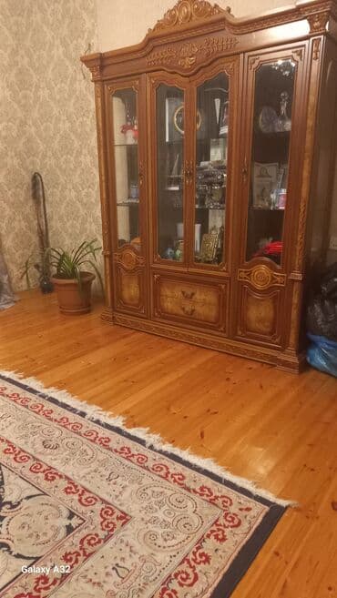 Şüşəli dolab vitrini lalafo.az -da Şüşəli dolab vitrini