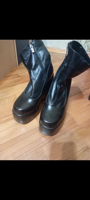 Qısaboğaz, Ölçü: 38, rəng - Qara, Yeni lalafo.az -da Qısaboğaz, Ölçü: 38, rəng - Qara, Yeni