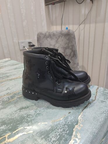 Çəkmə əla vəziyyətdədir.1-2dəfə geyinilib.Brend lalafo.az -da Çəkmə əla vəziyyətdədir.1-2dəfə geyinilib.Brend