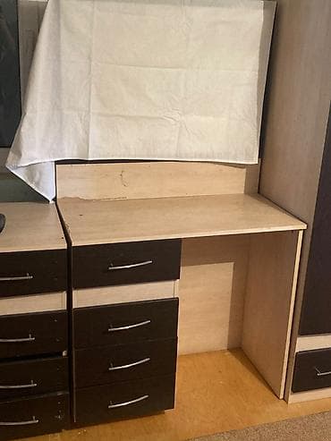 Güzgülü Komod+taxt - Rəng: açıq ağac tonu və tünd qəhvəyi - Çekmece at lalafo.az Güzgülü Komod+taxt - Rəng: açıq ağac tonu və tünd qəhvəyi - Çekmece