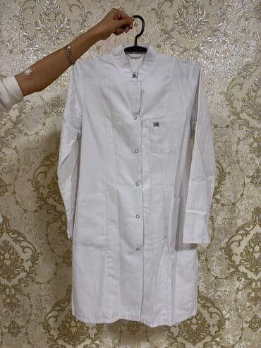 Monotip markalı ağ laboratoriya/xalat - Ölçü: XS (etiketdə lalafo.az -da Monotip markalı ağ laboratoriya/xalat - Ölçü: XS (etiketdə