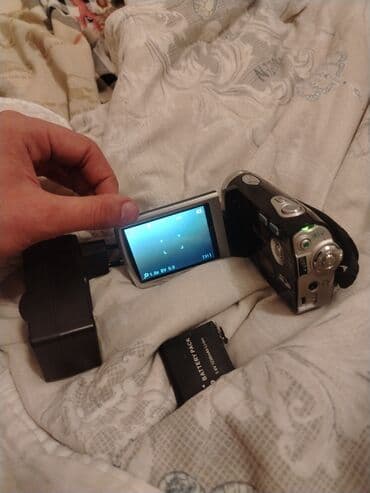 Salam vidio kamera satıram işləyir sadacə batareyası şişib ama lalafo.az -da Salam vidio kamera satıram işləyir sadacə batareyası şişib ama