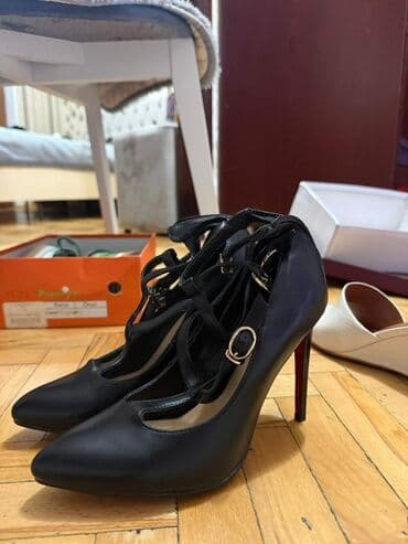 Qadın yüksək dabanlı ayaqqabı - Rəng: qara (altlıq qırmızı) - lalafo.az -da Qadın yüksək dabanlı ayaqqabı - Rəng: qara (altlıq qırmızı) -