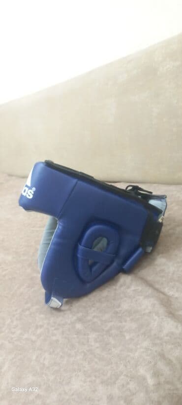 Шлемы: Adidas boks/kikboks baş qoruyucusu - Rəng: tünd mavi (daxili hissə at lalafo.az — 2 Шлемы: Adidas boks/kikboks baş qoruyucusu - Rəng: tünd mavi (daxili hissə — 2