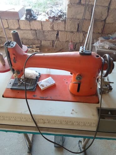 Qədim tikiş maşını işləkdi. Ünvan lökbatan lalafo.az -da Qədim tikiş maşını işləkdi. Ünvan lökbatan