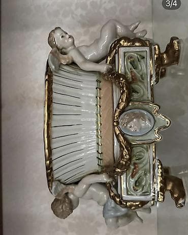 Antik porselen dekorativ vaz/kompozisiya - Material: yüksək lalafo.az -da Antik porselen dekorativ vaz/kompozisiya - Material: yüksək