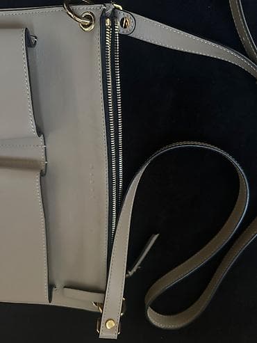 Marni new
Double Leather Bag
459 azn lalafo.az -da Marni new
Double Leather Bag
459 azn