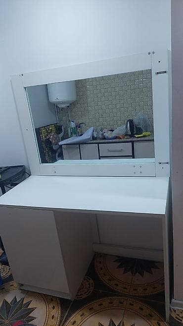 Güzgü Düzbucaqlı, Makiyaj üçün, Çərçivə ilə lalafo.az -da Güzgü Düzbucaqlı, Makiyaj üçün, Çərçivə ilə