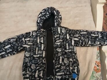 Uşaq üçün qışlıq kapüşonlu kurtka - Rəng: qara əsas, üzərində ağ lalafo.az -da Uşaq üçün qışlıq kapüşonlu kurtka - Rəng: qara əsas, üzərində ağ