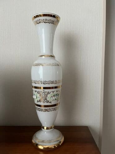 Bir vaza, Bogem şüşəsi lalafo.az -da Bir vaza, Bogem şüşəsi