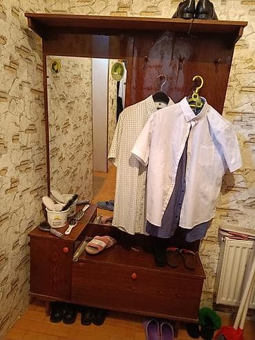 Dehliz ucun guzgulu asılqan dolab .Real alicilar zeng etsin lalafo.az -da Dehliz ucun guzgulu asılqan dolab .Real alicilar zeng etsin