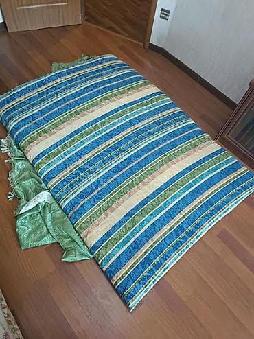 Taxt döşəyi.Ölçüsü 1,96 m × 1,37 m-dir.
İstifadə olunmuş lalafo.az -da Taxt döşəyi.Ölçüsü 1,96 m × 1,37 m-dir.
İstifadə olunmuş