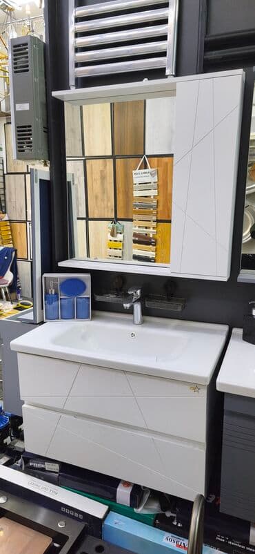 Ağ rəngli hamam mebeli dəsti - Üst şkaflı böyük güzgü: sağ tərəfində lalafo.az -da Ağ rəngli hamam mebeli dəsti - Üst şkaflı böyük güzgü: sağ tərəfində