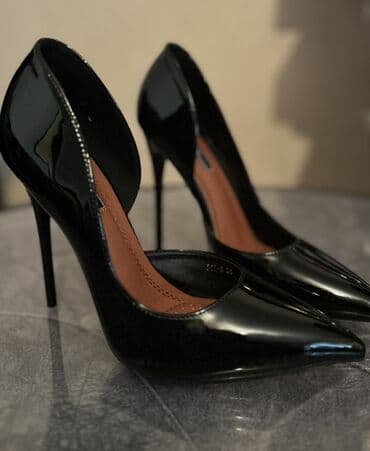 Qadın klassik stilettolar 1 dəfə geyinilib - Rəng: parlaq qara (laklı lalafo.az -da Qadın klassik stilettolar 1 dəfə geyinilib - Rəng: parlaq qara (laklı