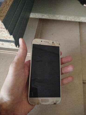 Model: Samsung Galaxy A5 (2017), qızılı rəng. Xüsusiyyətlər: - 5.2" lalafo.az -da Model: Samsung Galaxy A5 (2017), qızılı rəng. Xüsusiyyətlər: - 5.2"