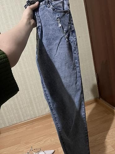 Boz rəngli, yüksək bel qadın cins şalvarı. - Model: düz/relaxed kəsim lalafo.az -da Boz rəngli, yüksək bel qadın cins şalvarı. - Model: düz/relaxed kəsim