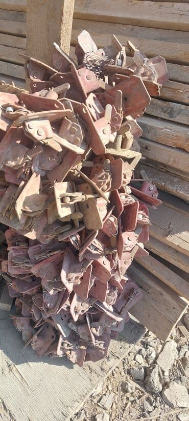 Поддоны: Lesa,dirək,cilovuz,dik və taxtaların icarəsi və satışı at lalafo.az — 6 Поддоны: Lesa,dirək,cilovuz,dik və taxtaların icarəsi və satışı — 6