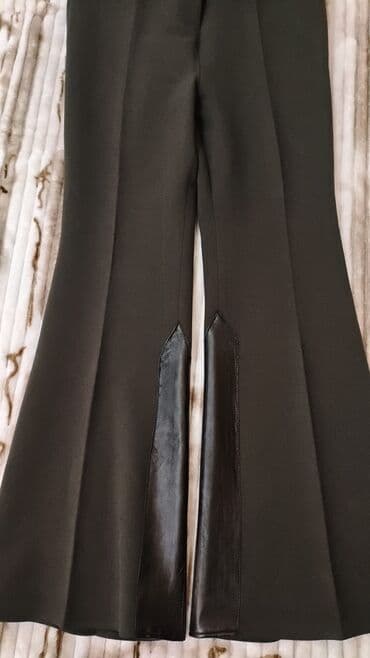 Qadın şalvarı – qara rəng, qələm kəsimli üst hissə və aşağıya doğru lalafo.az -da Qadın şalvarı – qara rəng, qələm kəsimli üst hissə və aşağıya doğru