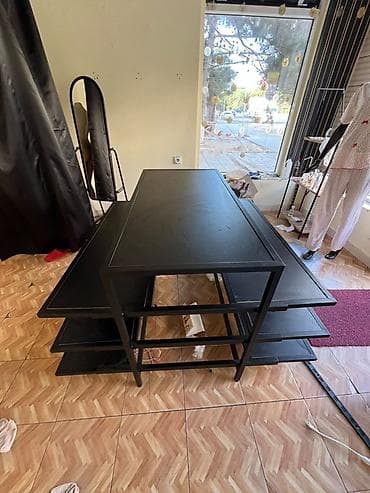 Mağaza vitrin masası – 4 səviyyəli, metal karkaslı, qara rəng - İki lalafo.az -da Mağaza vitrin masası – 4 səviyyəli, metal karkaslı, qara rəng - İki