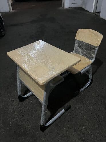 Oğlan və qız üçün, Yeni, Parta, Stullar ilə lalafo.az -da Oğlan və qız üçün, Yeni, Parta, Stullar ilə