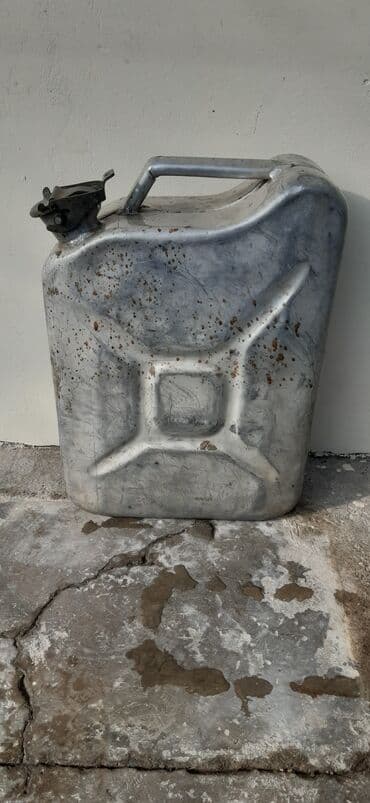 Kanistra aluminevaya
20L.Polzovalas tolko dla vodi.
cena za 1 shtuku lalafo.az -da Kanistra aluminevaya
20L.Polzovalas tolko dla vodi.
cena za 1 shtuku