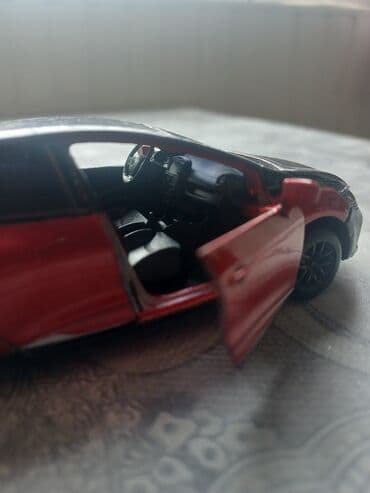 Maket avtomobil – Renault Clio (miqyaslı model) - Korpus: iki rəngli lalafo.az -da Maket avtomobil – Renault Clio (miqyaslı model) - Korpus: iki rəngli