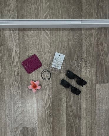 Aksesuarlarin hamisi birge bu qiymetdir(kartliq, eynekler, halqa sirga lalafo.az -da Aksesuarlarin hamisi birge bu qiymetdir(kartliq, eynekler, halqa sirga