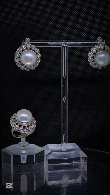 Dəstə daxildir: Sırğa, Gümüş lalafo.az -da Dəstə daxildir: Sırğa, Gümüş