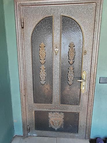 Metall giriş qapısı – ikiüzlü dekorativ dizayn - Material: möhkəm lalafo.az -da Metall giriş qapısı – ikiüzlü dekorativ dizayn - Material: möhkəm