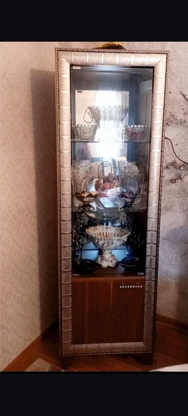 Şüşəli dolab vitrini lalafo.az -da — 1 Şüşəli dolab vitrini — 1