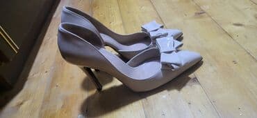 Zərif qadın tufliləri - Rəng: Açıq bej/krem - Üst hissə: Parlaq lalafo.az -da Zərif qadın tufliləri - Rəng: Açıq bej/krem - Üst hissə: Parlaq