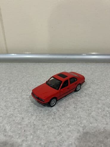 Kolleksiya üçün metal model avtomobil - Model: sedan kuzovlu klassik lalafo.az -da Kolleksiya üçün metal model avtomobil - Model: sedan kuzovlu klassik