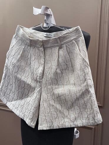 Dior Premium şort
yeni kimidir
ölçü 36-38 dir lalafo.az -da Dior Premium şort
yeni kimidir
ölçü 36-38 dir