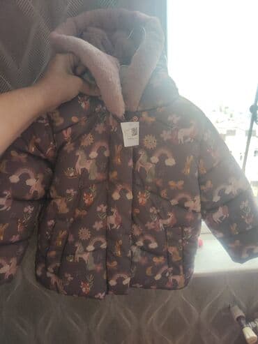 - Uşaq üçün qış gödəkçəsi: qızlar üçün naxışlı model. Üzərində göy lalafo.az -da - Uşaq üçün qış gödəkçəsi: qızlar üçün naxışlı model. Üzərində göy