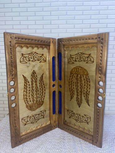 Dəbilqələr: Əl işləri oymalı taxta nərd-taxta dəsti - Material: tam ağac (taxta) lalafo.az -da — 8 Dəbilqələr: Əl işləri oymalı taxta nərd-taxta dəsti - Material: tam ağac (taxta) — 8