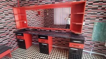 Gözəllik salonu/bərbər mebeli dəsti - Geniş vitrin güzgülü iş masası lalafo.az -da Gözəllik salonu/bərbər mebeli dəsti - Geniş vitrin güzgülü iş masası