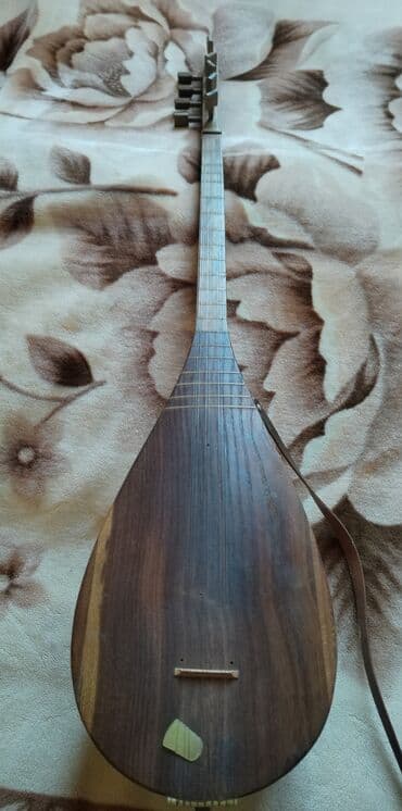 Ud: Saz – əl işidir, klassik uzun saplı Azərbaycan-türk xalq çalğı aləti lalafo.az -da — 9 Ud: Saz – əl işidir, klassik uzun saplı Azərbaycan-türk xalq çalğı aləti — 9