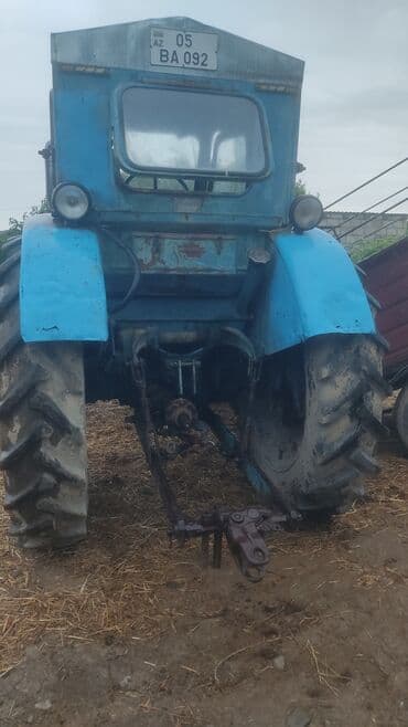 Mavi rəngli kənd təsərrüfatı traktoru - Güclü arxa üçnöqtəli asqı lalafo.az -da Mavi rəngli kənd təsərrüfatı traktoru - Güclü arxa üçnöqtəli asqı