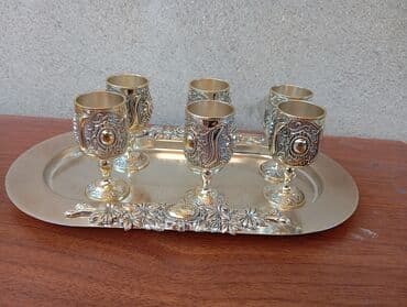 Naxışlı qızılı rəngli altı dekorativ qədəh və uyğun formalı, oval lalafo.az -da Naxışlı qızılı rəngli altı dekorativ qədəh və uyğun formalı, oval