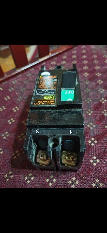 Avtomat,10amper,2çıxışlı, Yaponiya malı, Fuji istehsalı zavod plombu lalafo.az -da Avtomat,10amper,2çıxışlı, Yaponiya malı, Fuji istehsalı zavod plombu