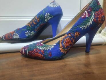 Məhsul: Qadınlar üçün rəngarəng naxışlı klassik ayaqqabı Təsvir: - lalafo.az -da Məhsul: Qadınlar üçün rəngarəng naxışlı klassik ayaqqabı Təsvir: -