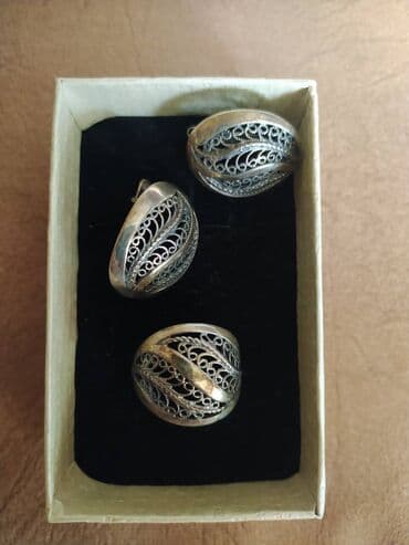 Dəstə daxildir: Sırğa, Üzük, Gümüş lalafo.az -da Dəstə daxildir: Sırğa, Üzük, Gümüş