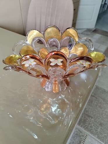 Unvan Hezi AslanovŞüşə dekorativ meyvə/gül qabı - Material: qalın lalafo.az -da Unvan Hezi AslanovŞüşə dekorativ meyvə/gül qabı - Material: qalın
